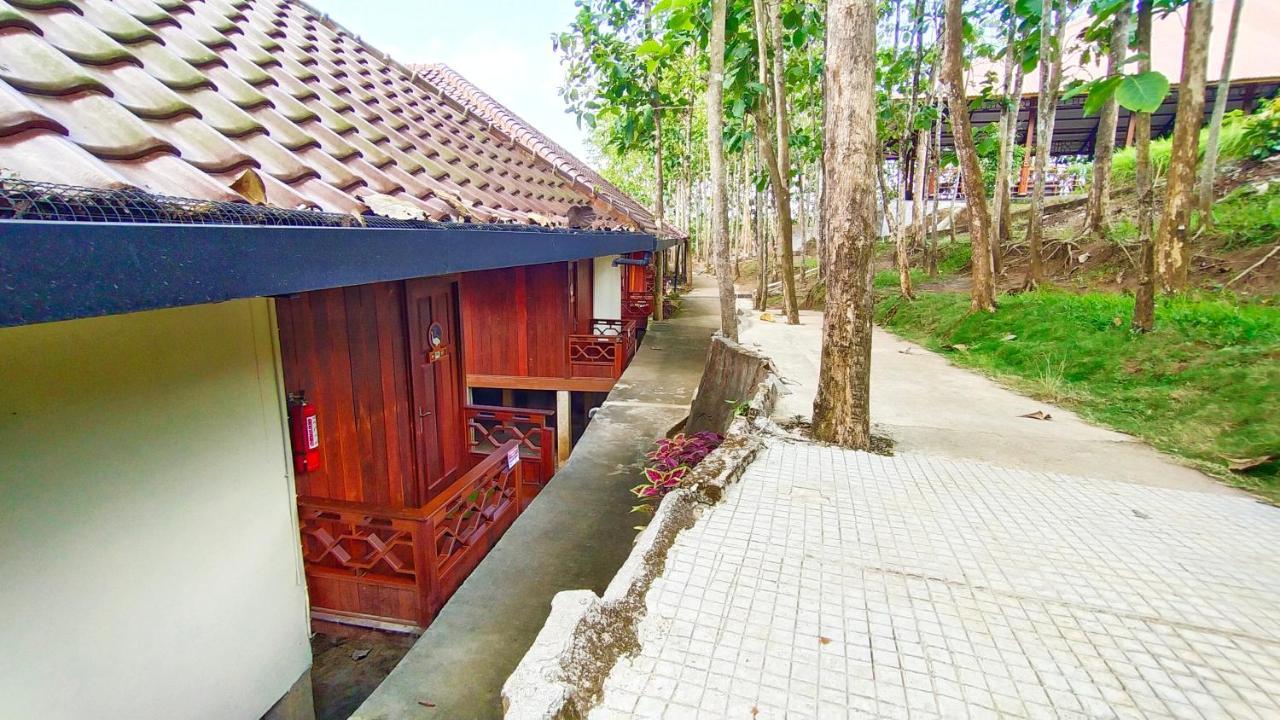 Kasuari Exotic Resort ماجلانج المظهر الخارجي الصورة