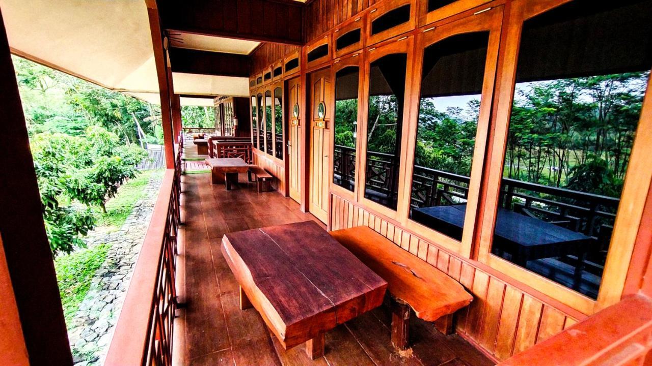 Kasuari Exotic Resort ماجلانج المظهر الخارجي الصورة